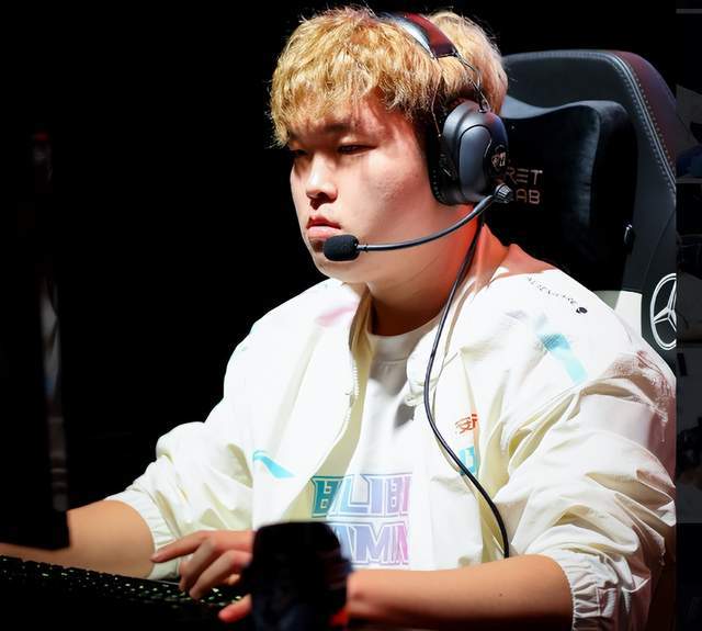 觅反击良机 觅反击良机