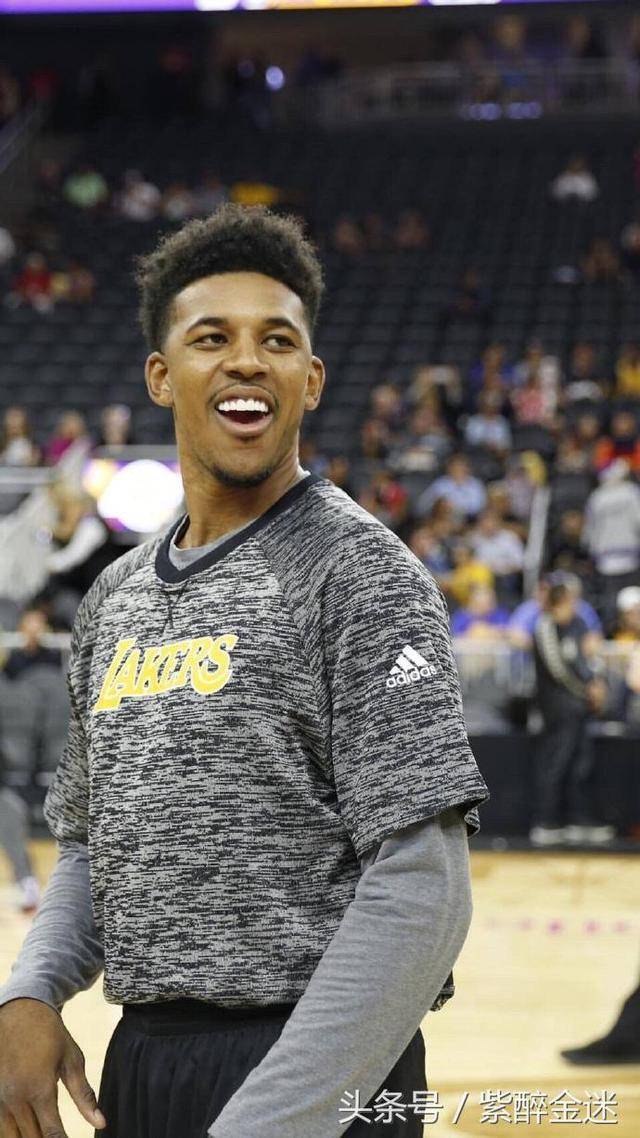 边锋内收冲 边锋内收冲